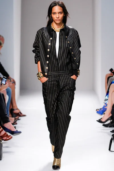 Look 17
